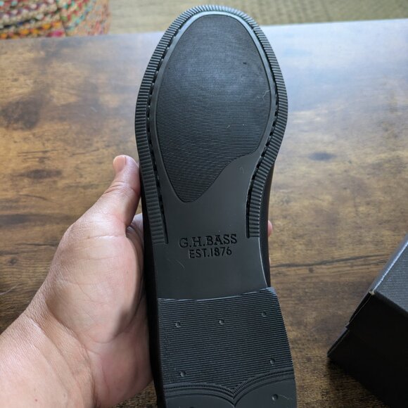 G.H. Bass weejuns loafers. Women's size 8 - Picture 3 of 4